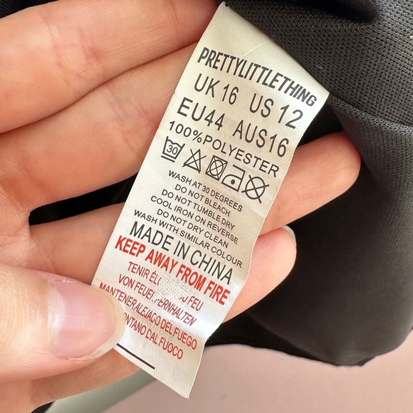 PrettyLittleThing Plus Black Shimmer Ruched Detail Puff Sleeve Bodycon Dress,NWT - Picture 13 of 16